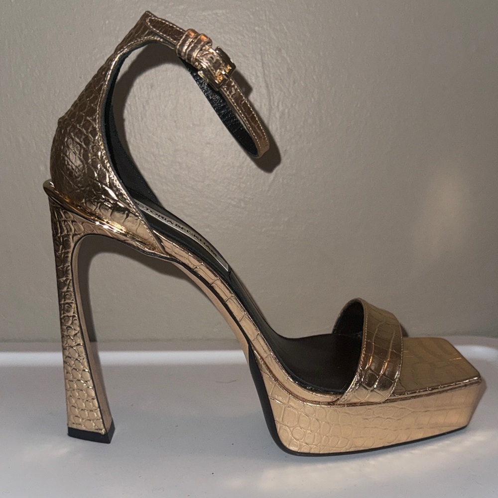 Victoria Beckham Metallic Gold Croc-Embossed Heels - Picture 6 of 11